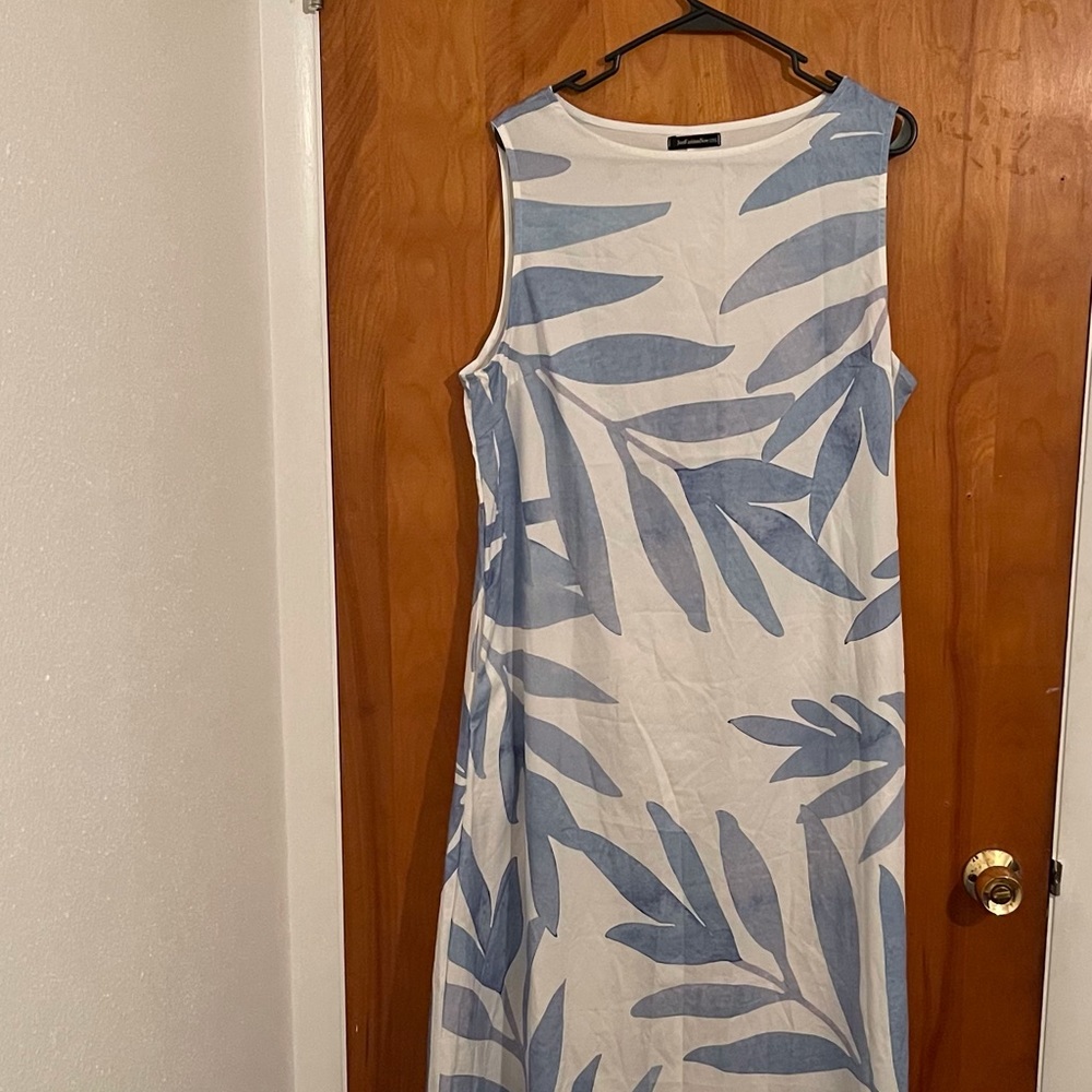 Just Fashion Now - Picture 2 of 5